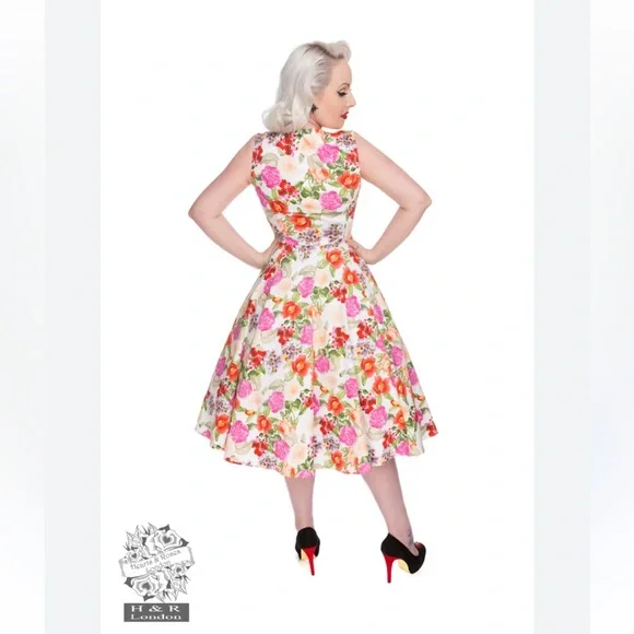 Retro Hearts and Roses 50s Adelaide Roses Swing Dress in Multicolor Size 10 - Picture 2 of 9